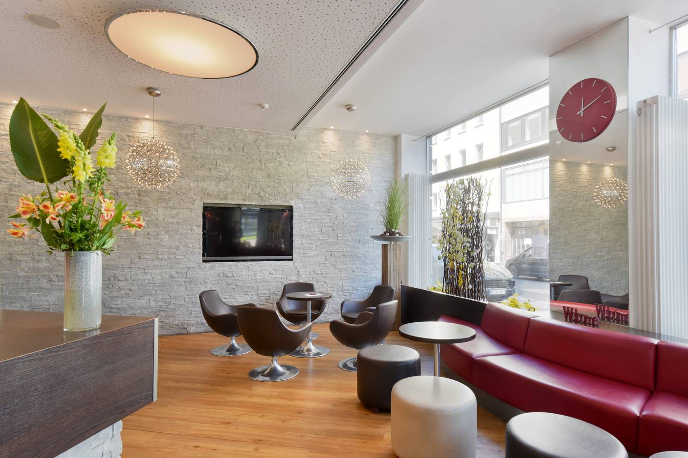 Koos-Hotel---Apartments-Lobby-17