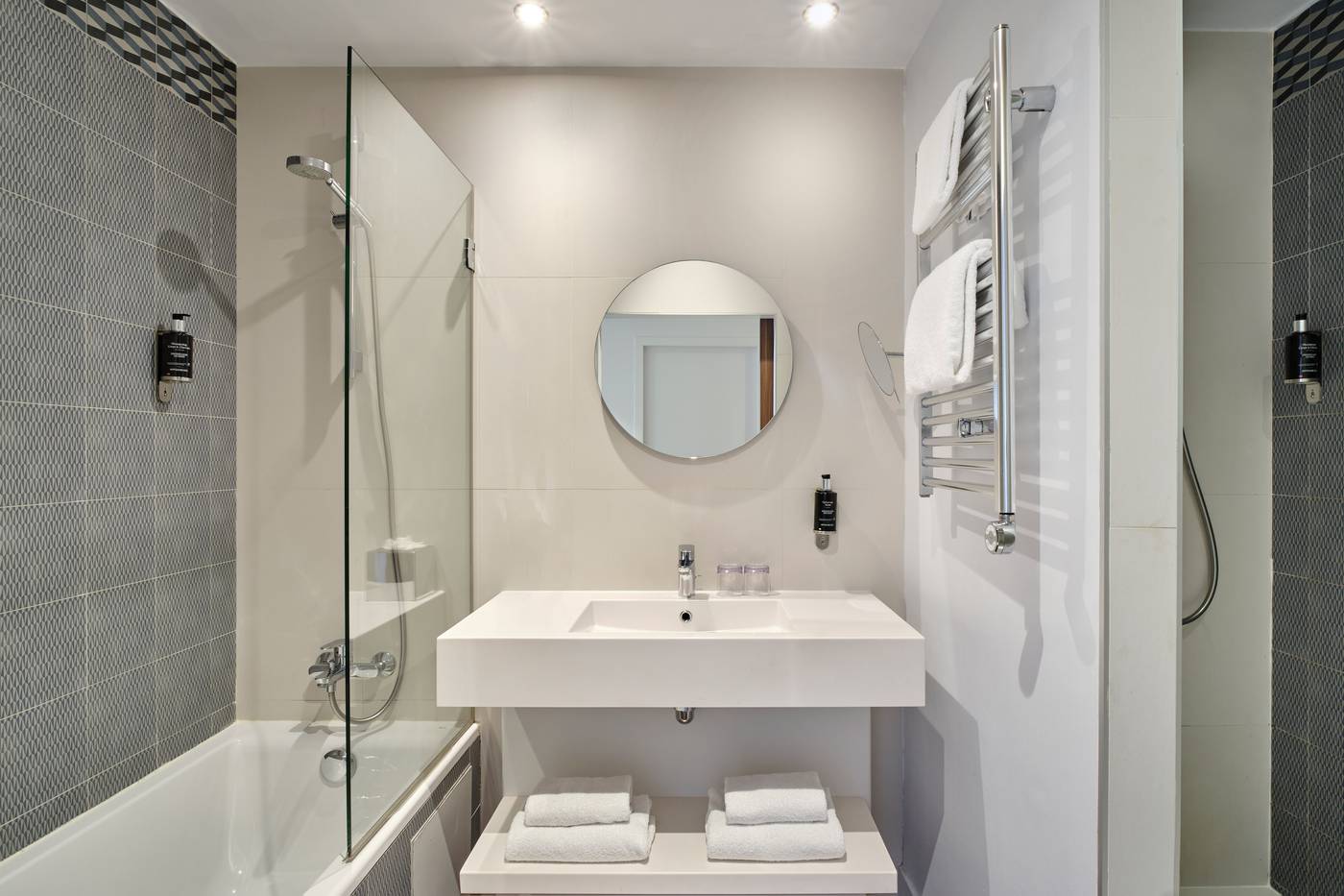 Hotel-Atrium-Room-31