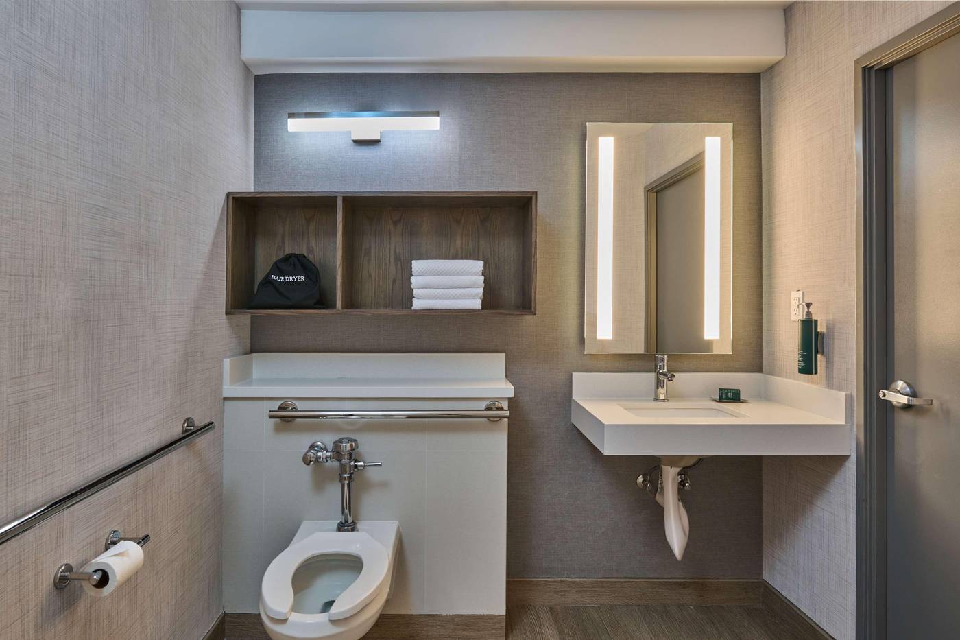 Doubletree-by-Hilton-Buena-Park-Room-32