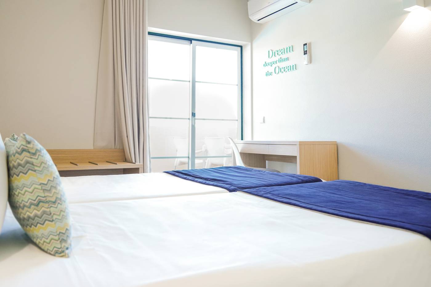 Vitor-s-Plaza-Room-32