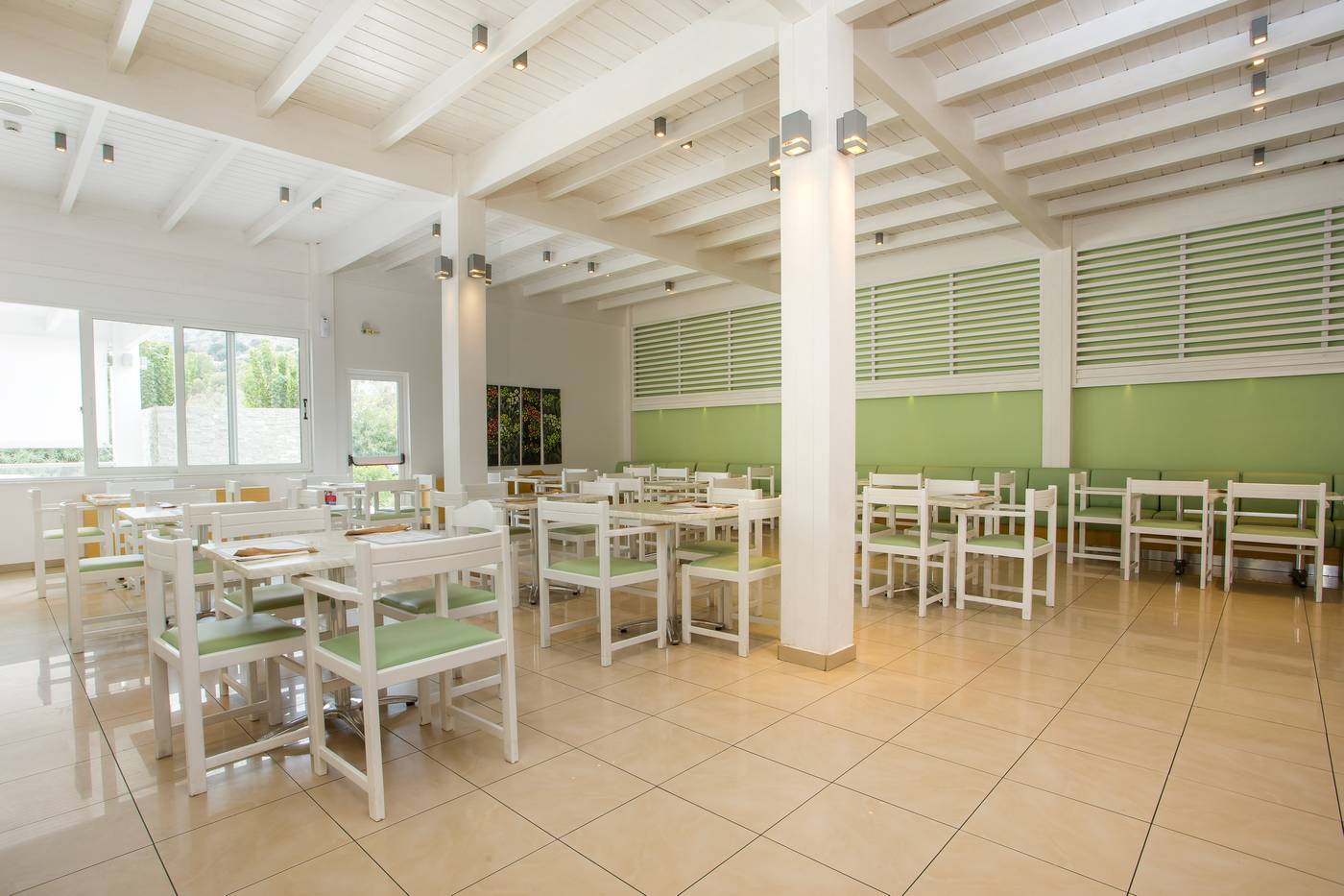 Lindos-White-Hotel---Suites-Restaurant-57