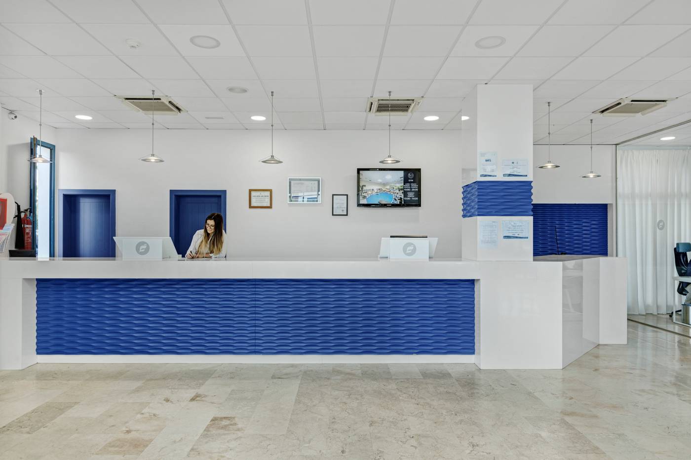 THB-Tropical-Island-Lobby-46