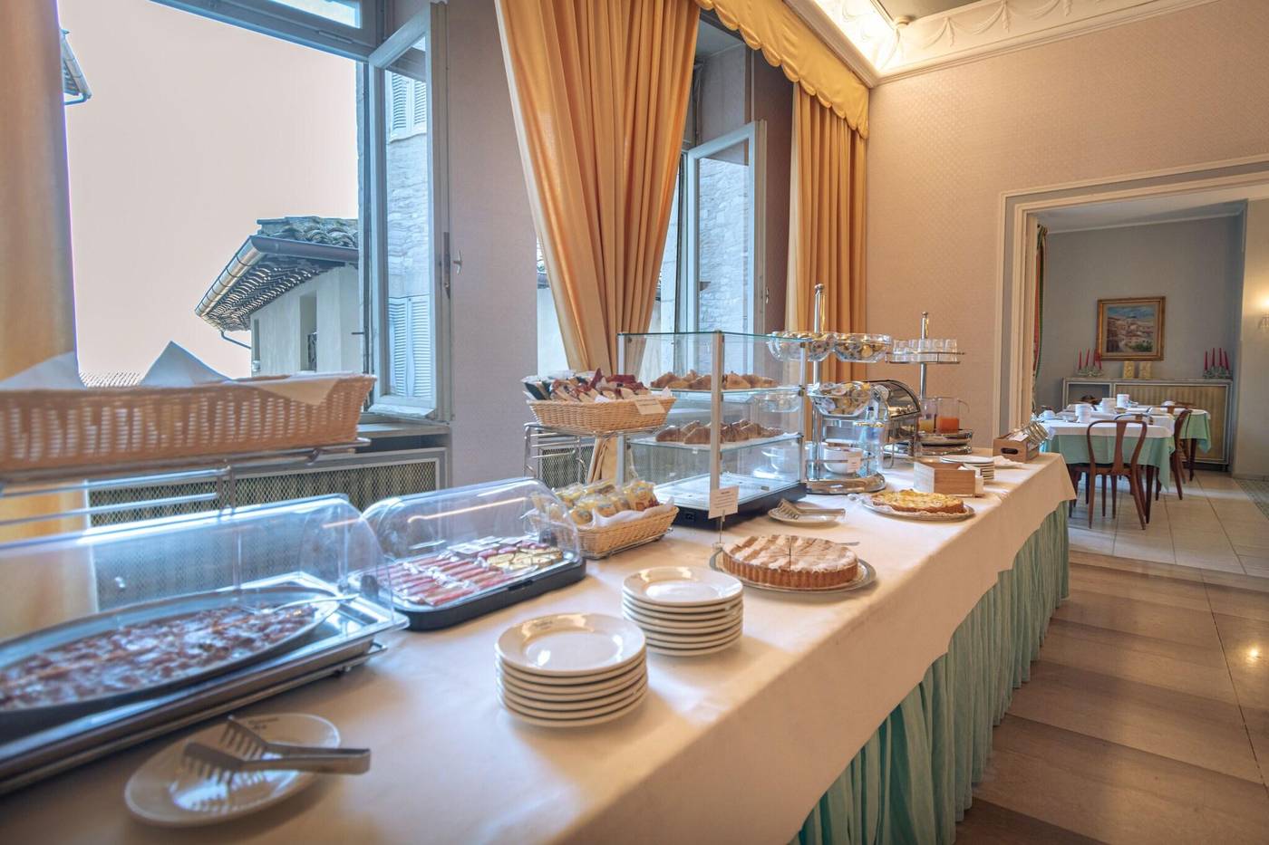 Umbra-Italy-ASSISI -Restaurant-7