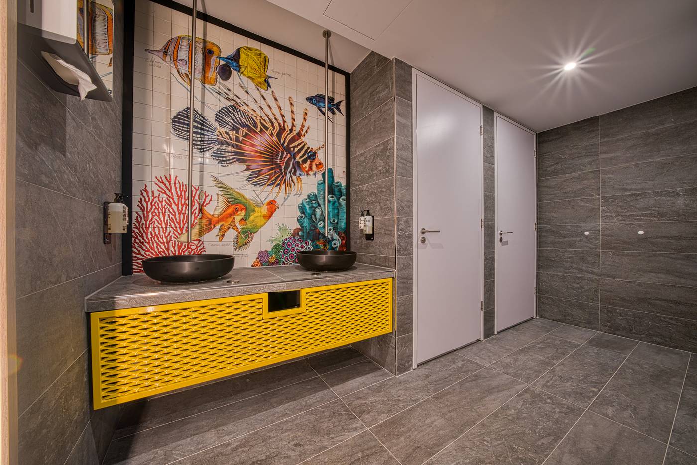 Ninetynine-Amsterdam-Airport--Trademark-Collection-General-view-35