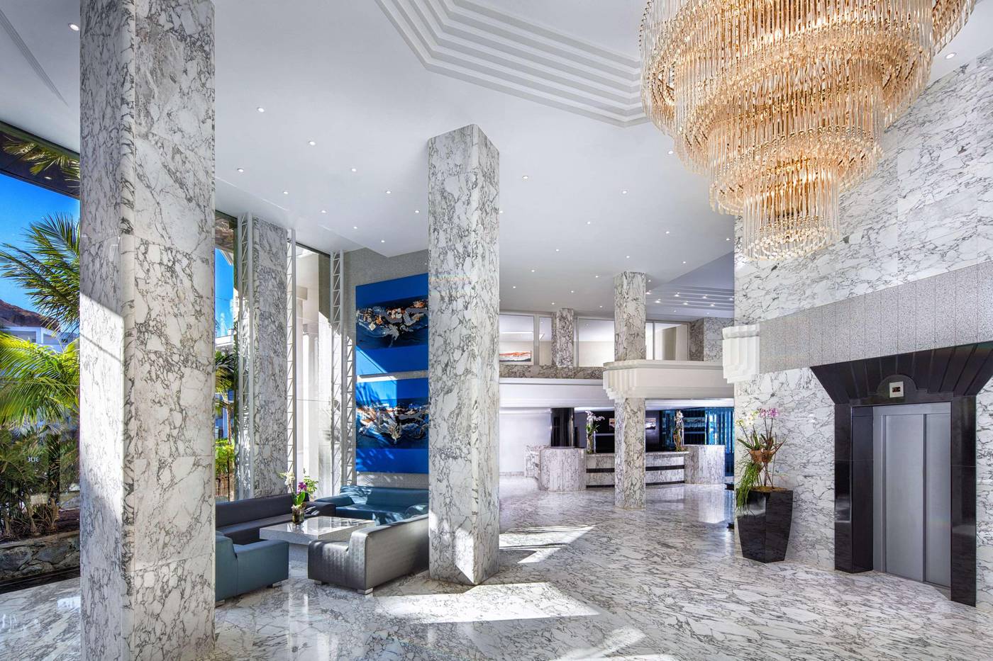 TUI-BLUE-Suite-Princess--Adults-Only--Lobby-47