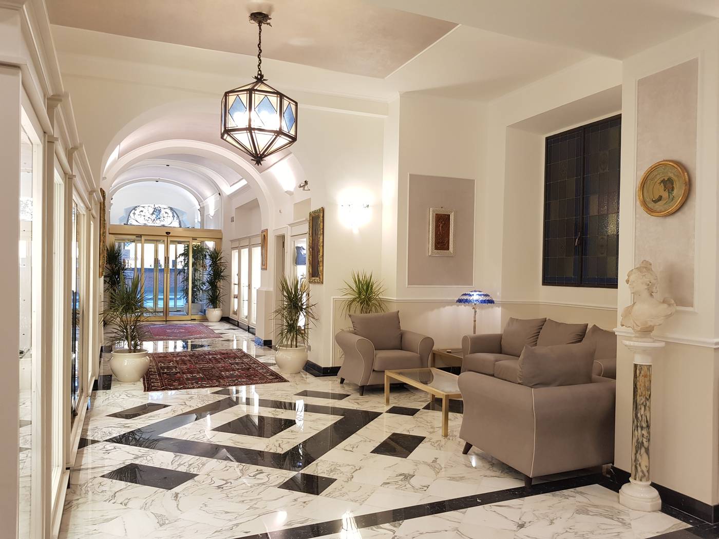 Hotel-Berchielli--Florence-Lobby-14