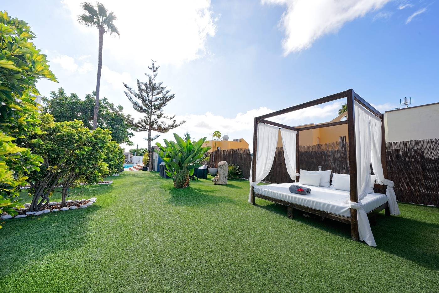 Vista-Bonita-Gay-Resort-Terrace-24