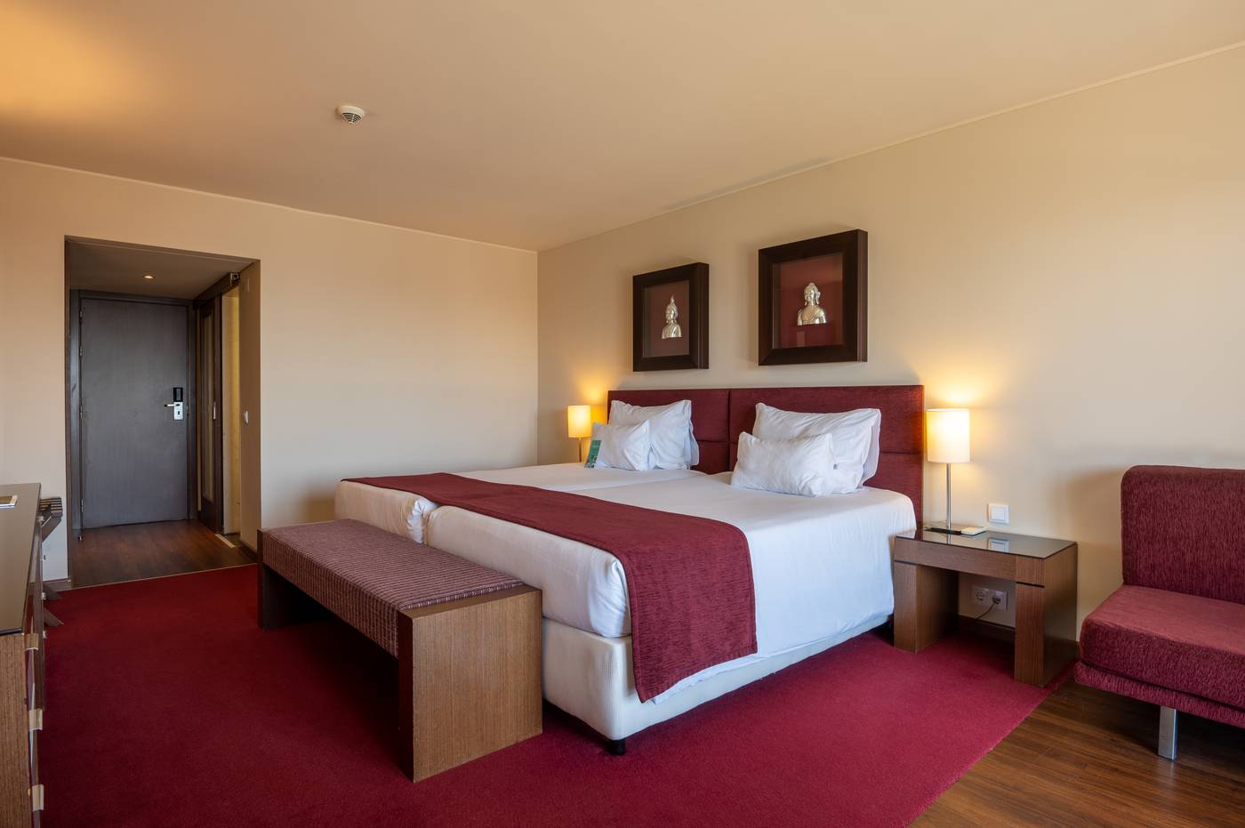 Vila-Gale-Village-Cascais-Room-4