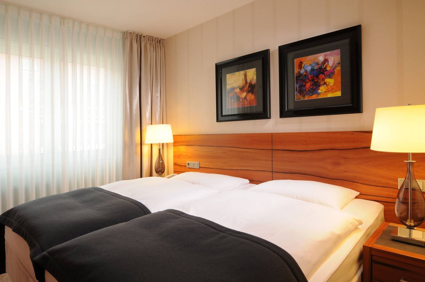 Maritim-Hotel-Munchen-Room-24