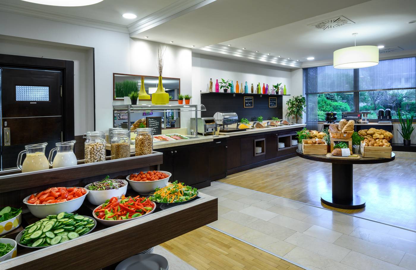 Leonardo-Hotel-Budapest-Restaurant-14