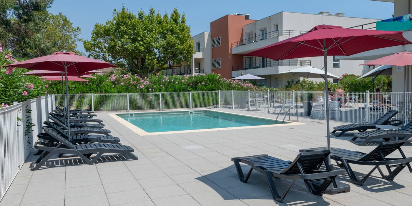 Comfort-Suites-Cannes-Mandelieu-Pool-6
