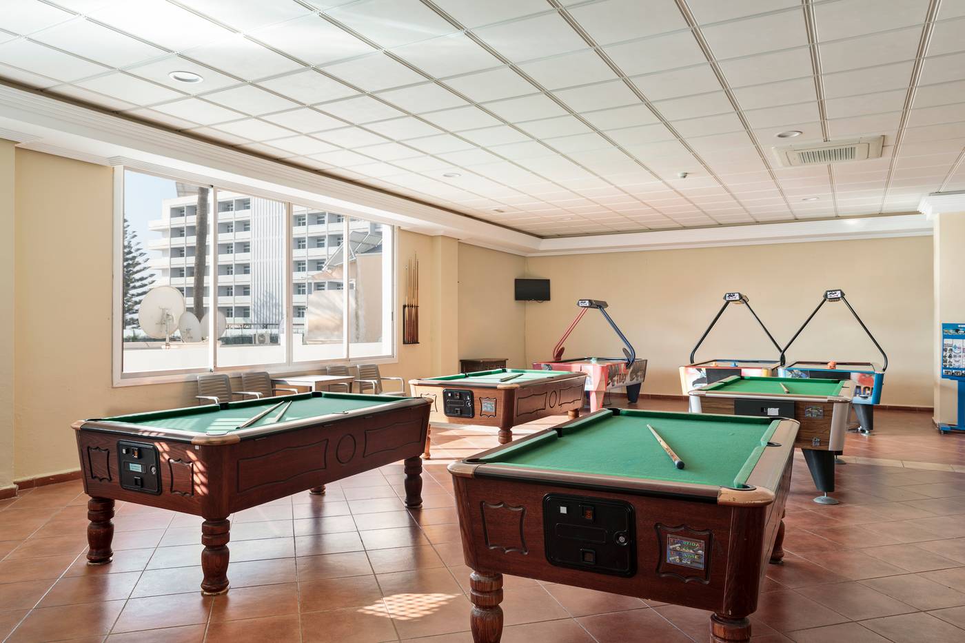 Best-Siroco-Sports-and-Entertainment-53