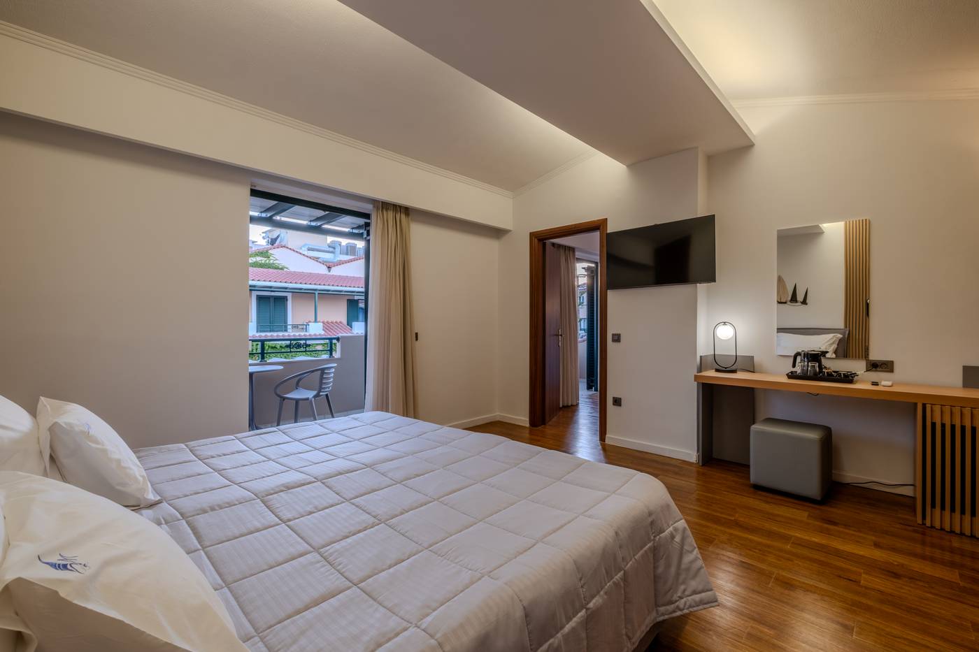 Hotel-Mediterranean-Beach-Room-33