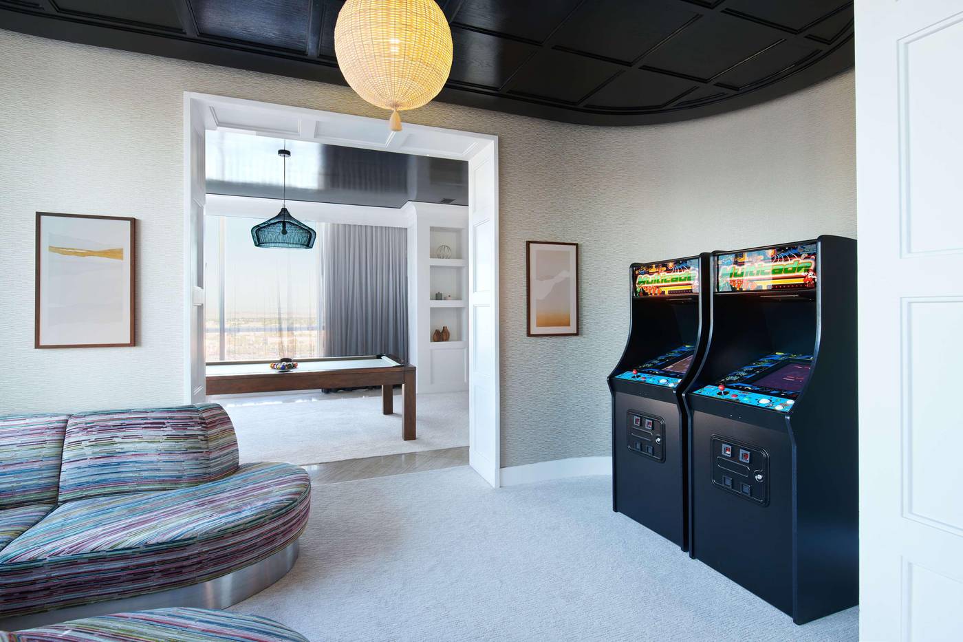 Virgin-Hotels-Las-Vegas-Curio-Collection-by-Hilton-Room-83