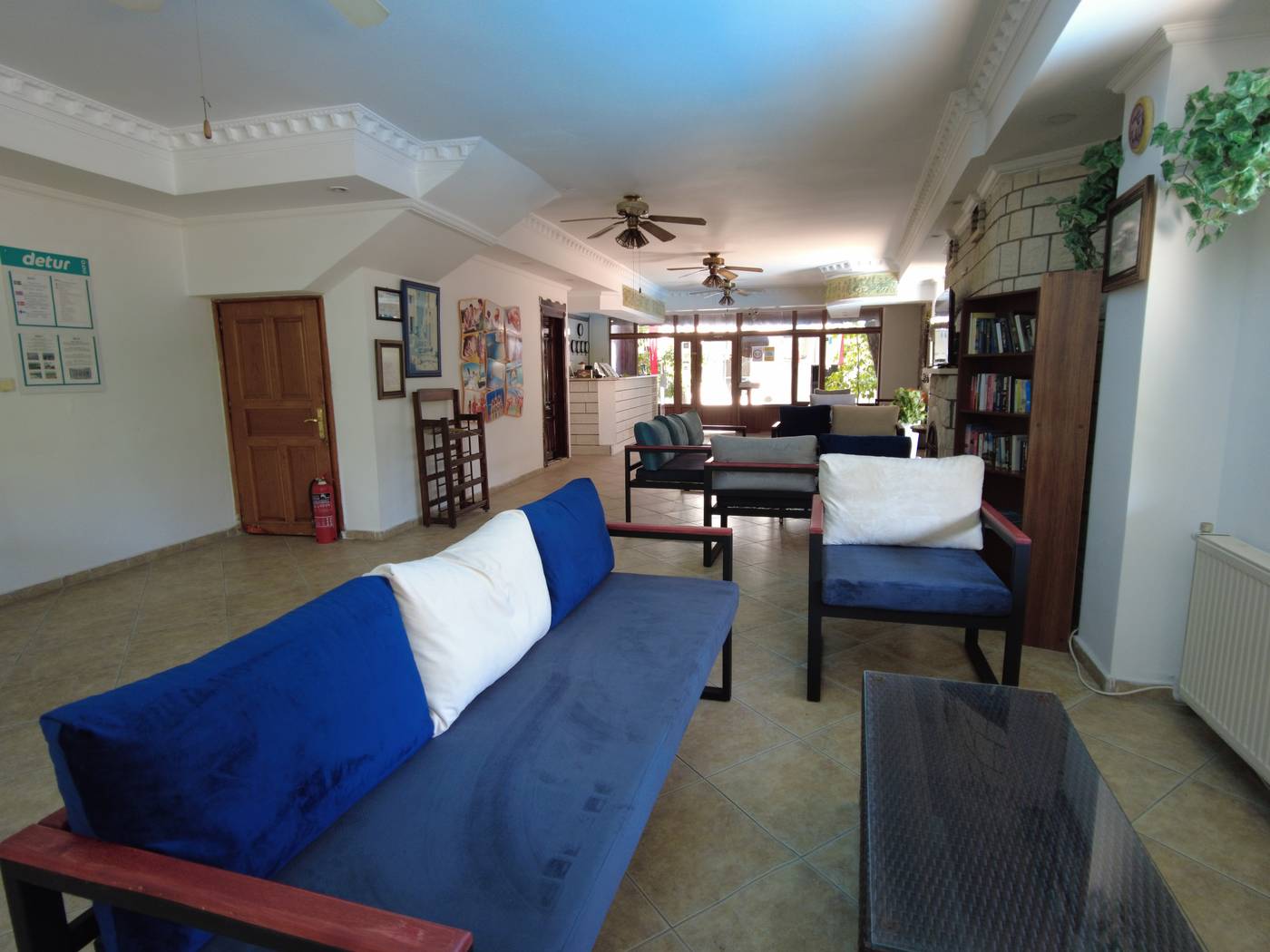 Oscar-Boutique-Hotel-Lobby-56