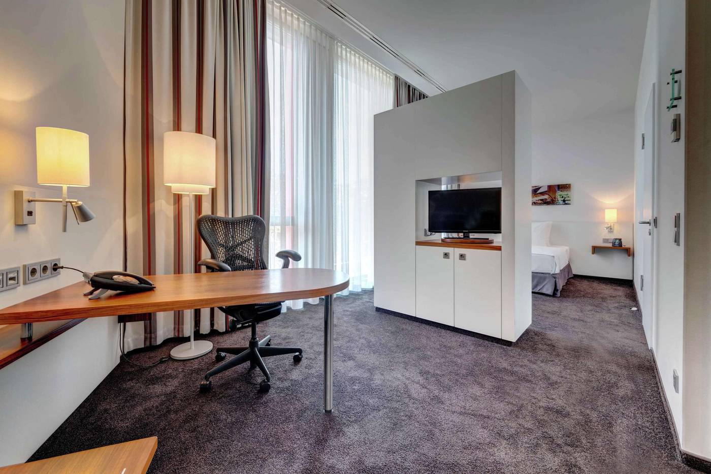 Hilton Garden Inn Stuttgart NeckarPark-Germany-STUTTGART-Room-7
