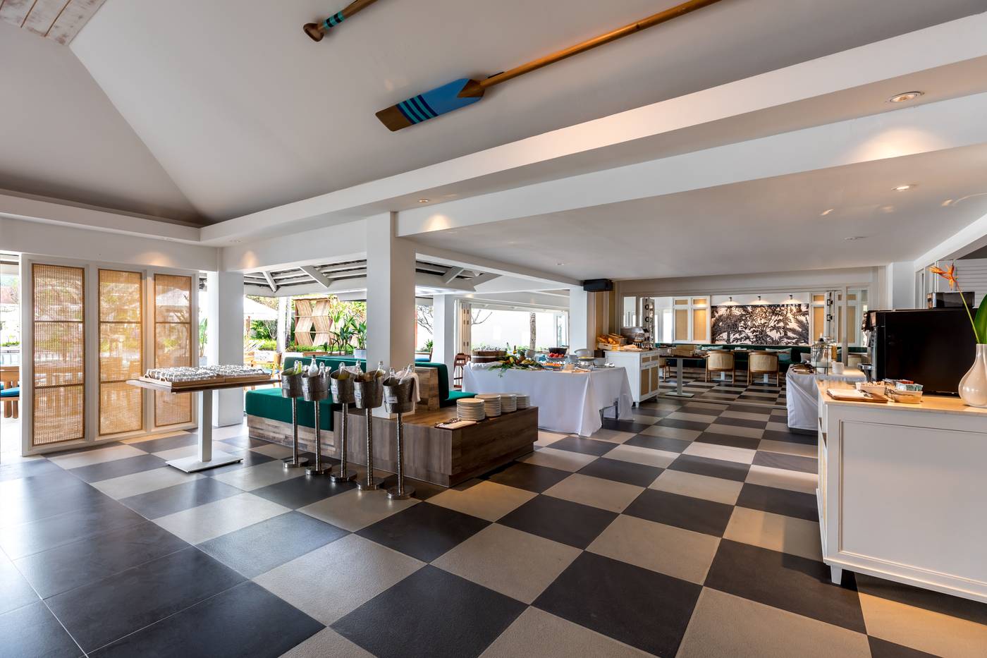 Outrigger-Koh-Samui-Beach-Resort-Restaurant-59