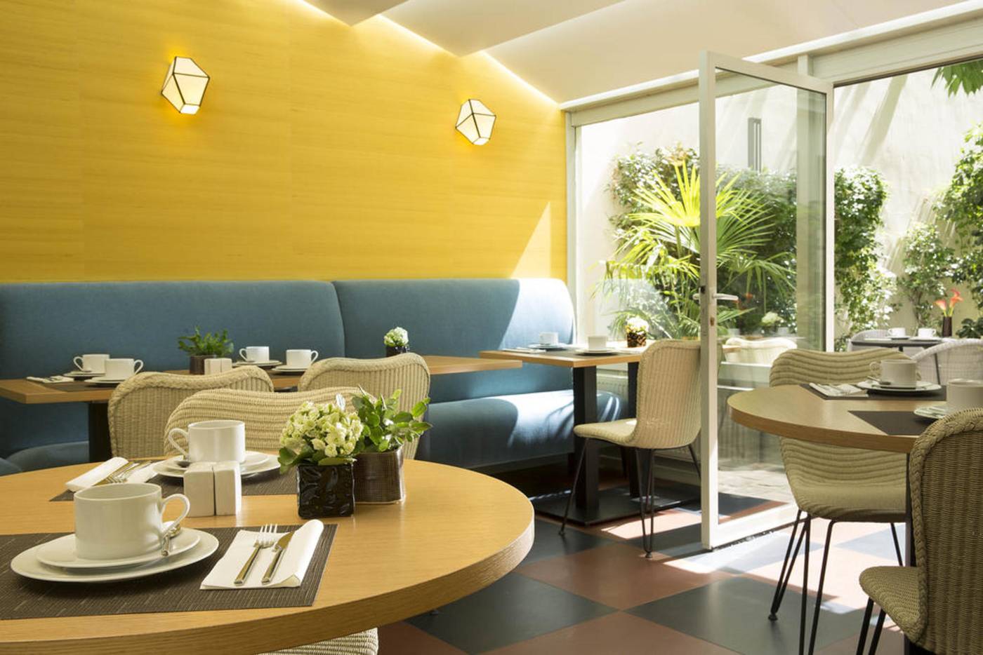 Hotel-A-la-Villa-des-Artistes-Restaurant-16