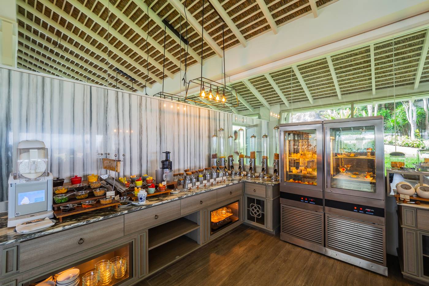 The-Shore-at-Katathani-Restaurant-51