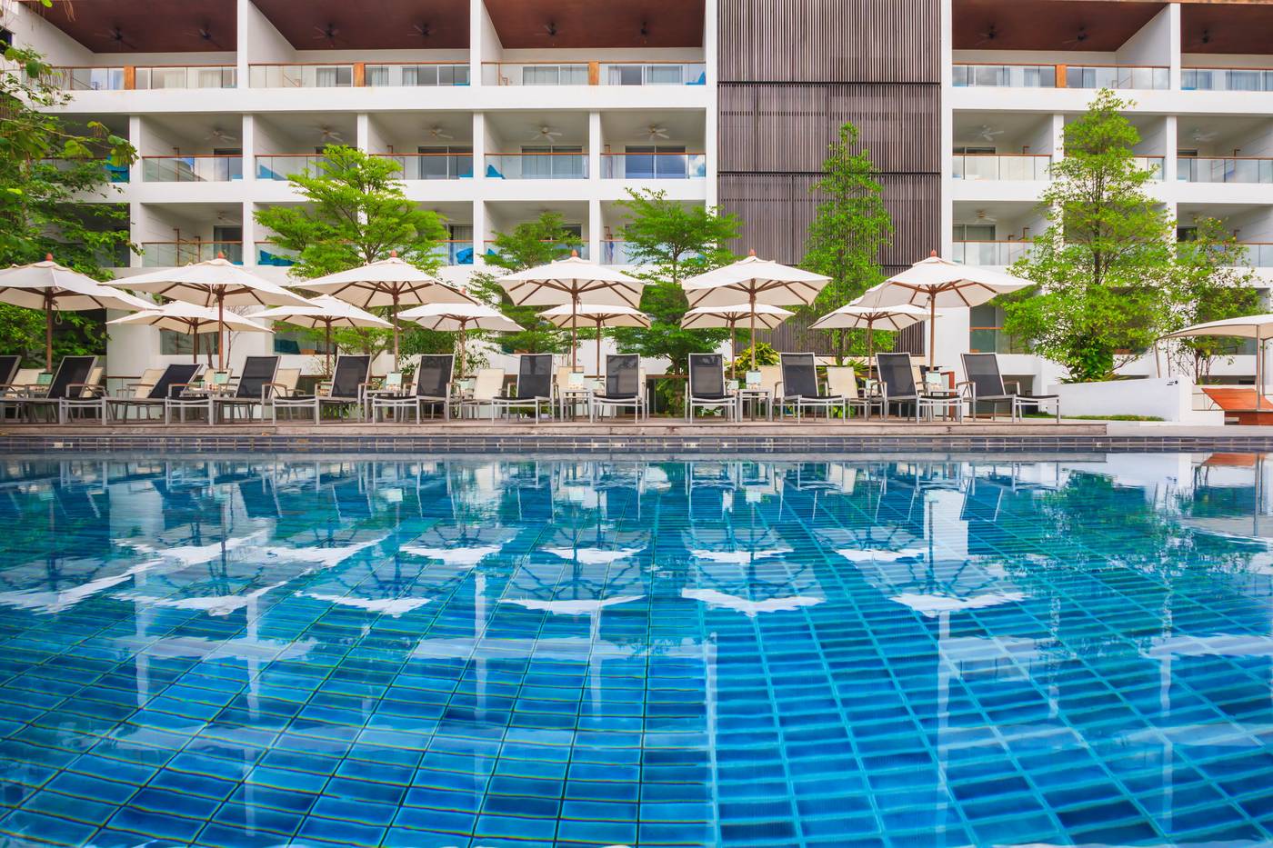 Nap-Patong-Hotel-Pool-1