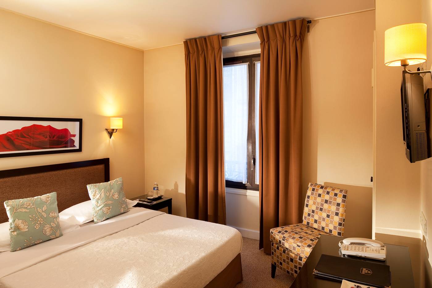 Hotel-Saint-Ferdinand-by-HappyCulture-Room-8