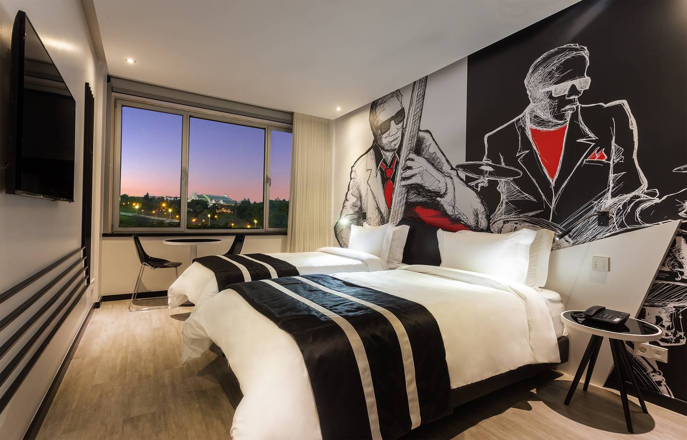 HF-Fenix-Music-Room-2