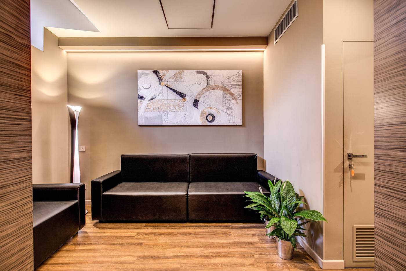 Al-Manthia-Hotel-Lobby-6