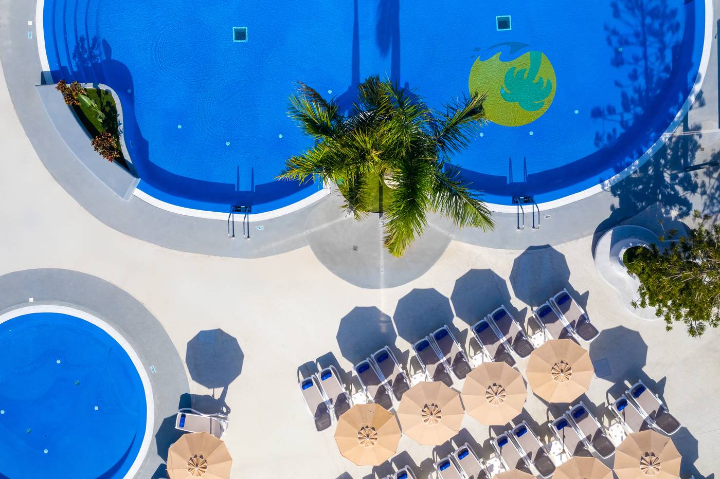 Tropical-Park-Hotel-Pool-12