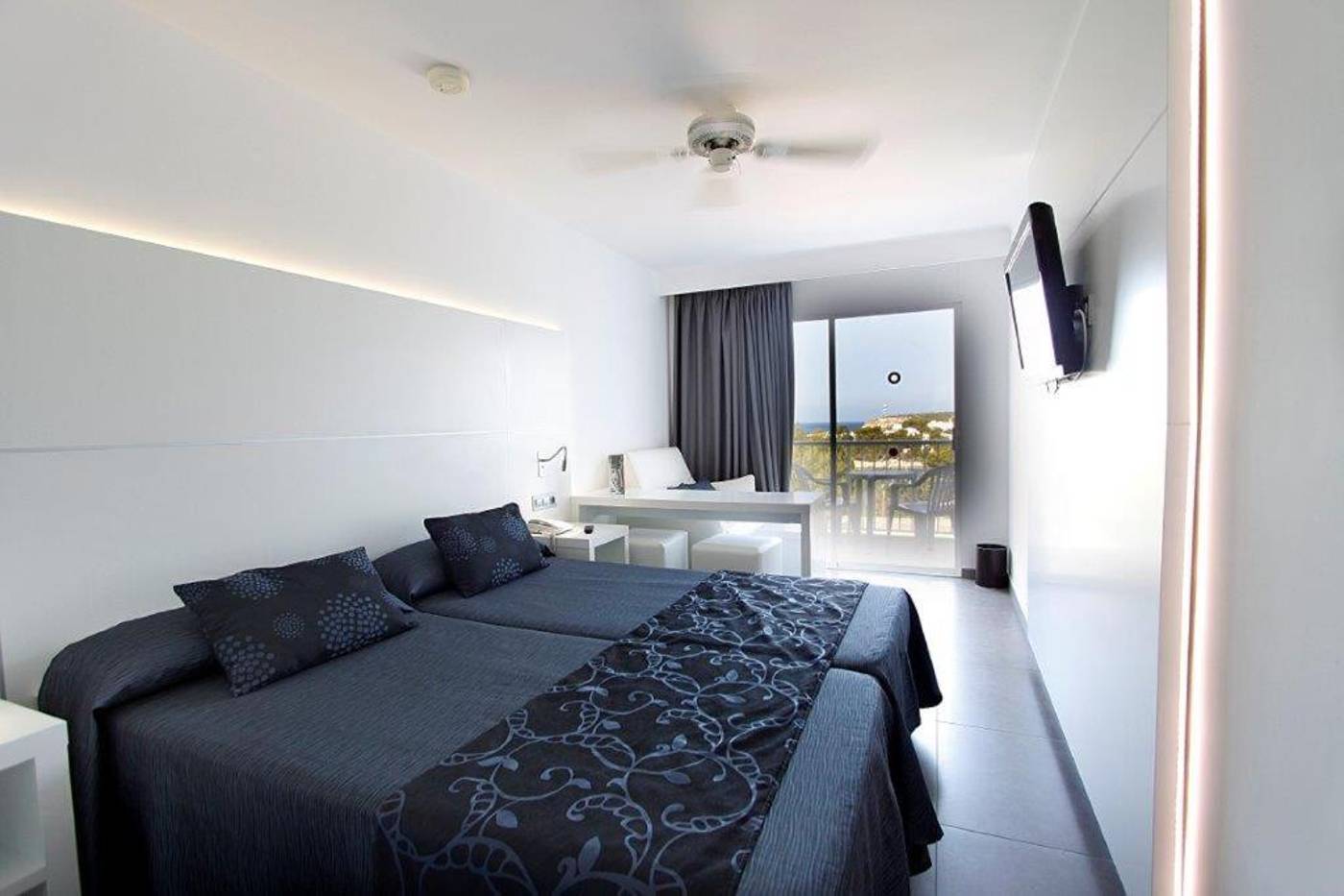 Portinatx-Beach-Club-Hotel-Room-38