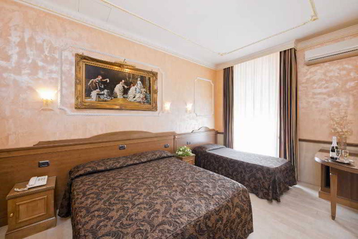 Hotel-Marco-Polo-Room-21