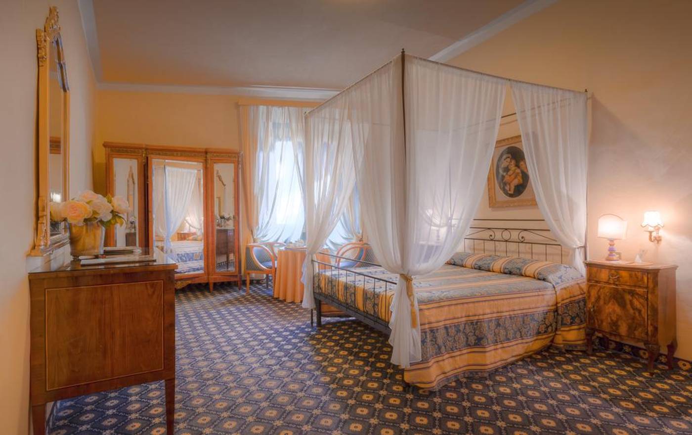 Palazzo-Dal-Borgo-Room-23