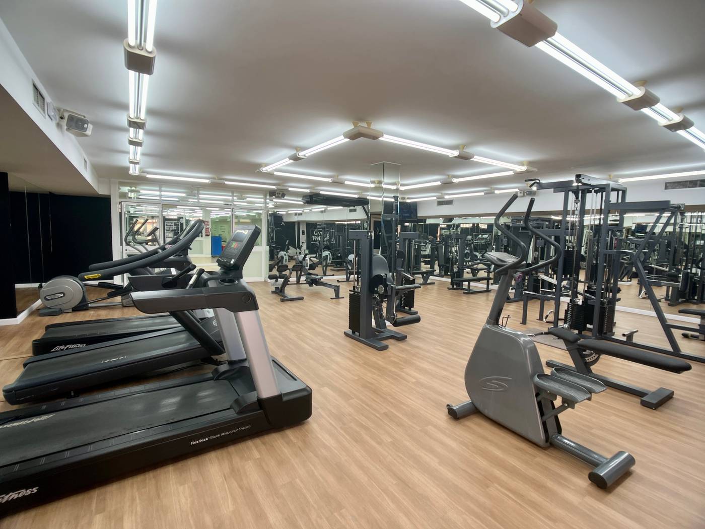 Ramada-Hotel---Suites-by-Wyndham-Costa-del-Sol-Sports-and-Entertainment-84