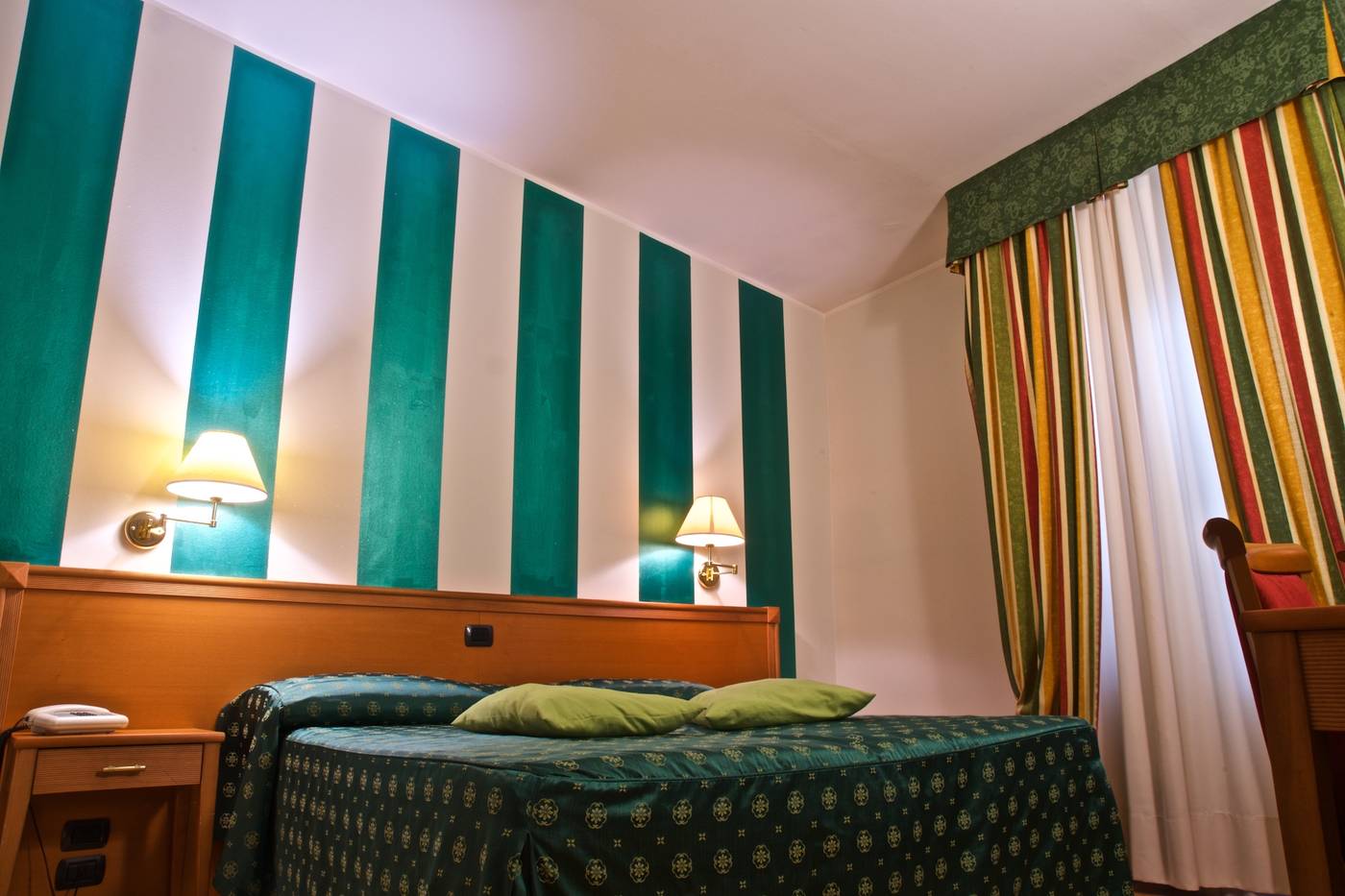 Hotel-La-Luna-Room-2