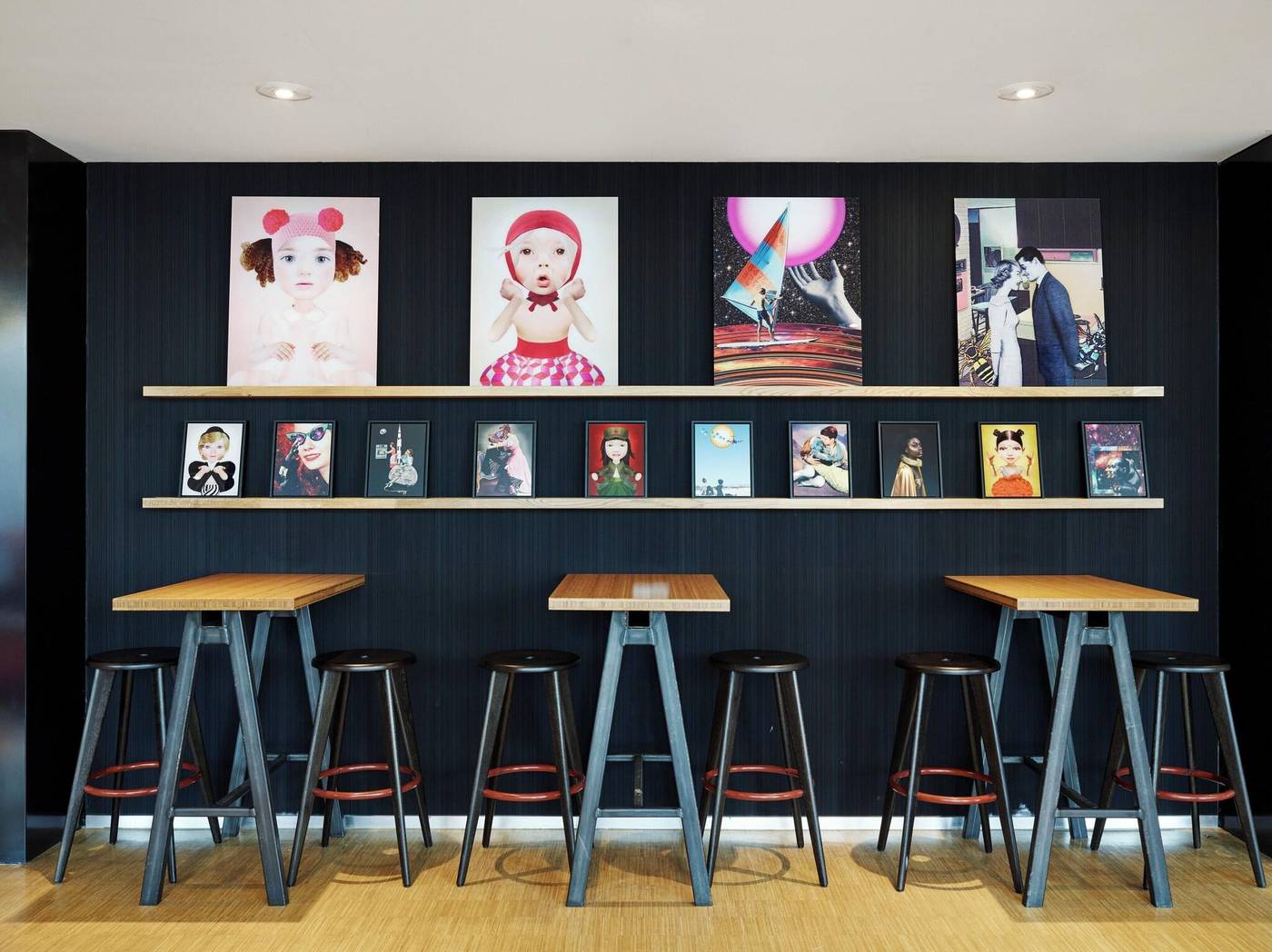 Citizenm-Schiphol-Airport-Hotel-Lobby-17