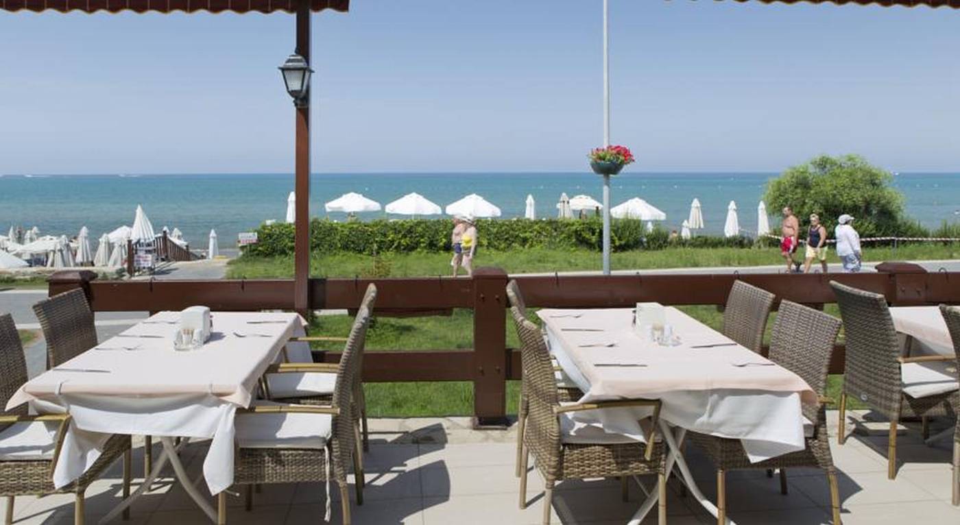 Ozlem-Garden-Restaurant-30