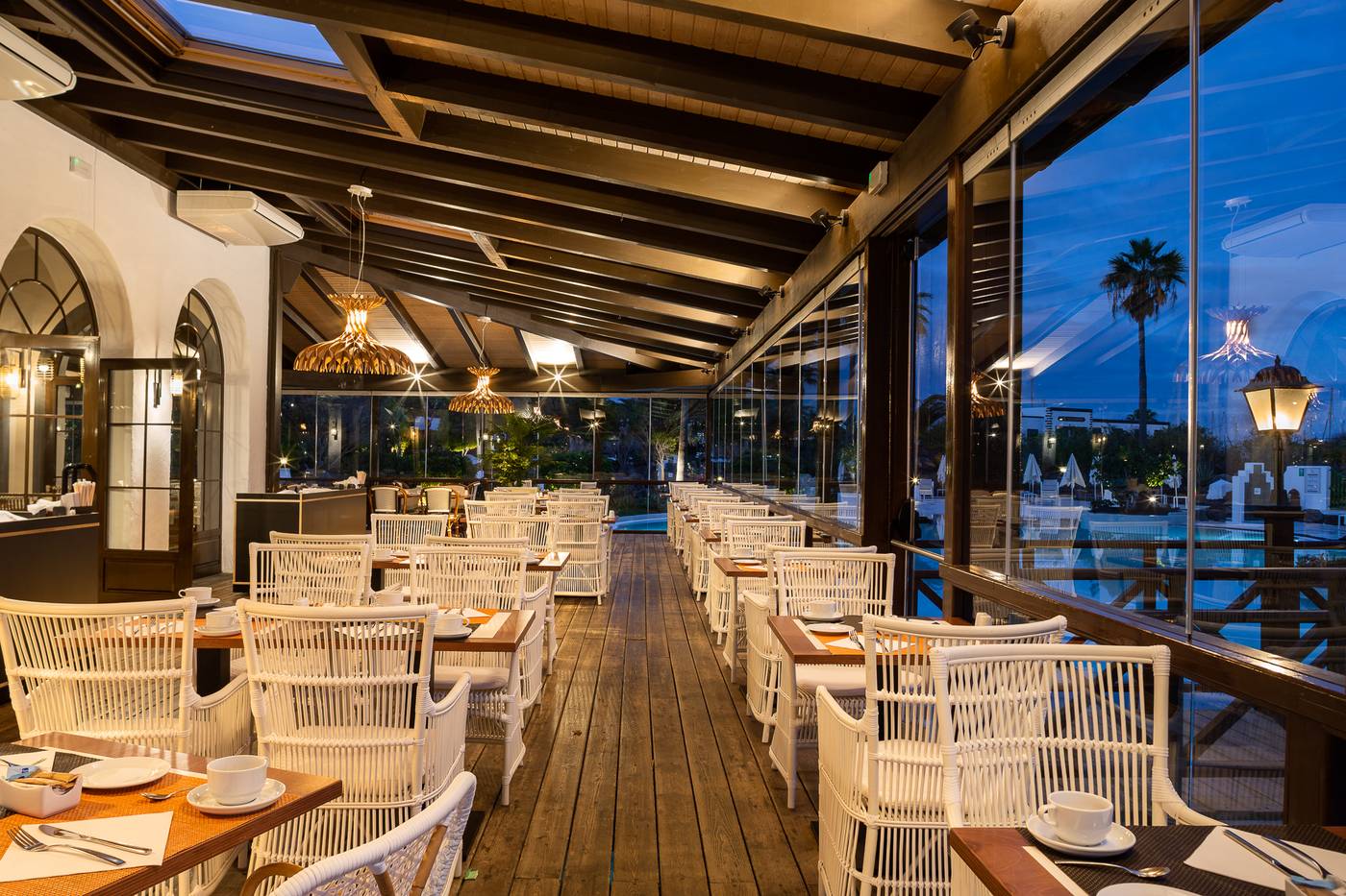 Hotel-LIVVO-Volc--n-Lanzarote-Restaurant-48