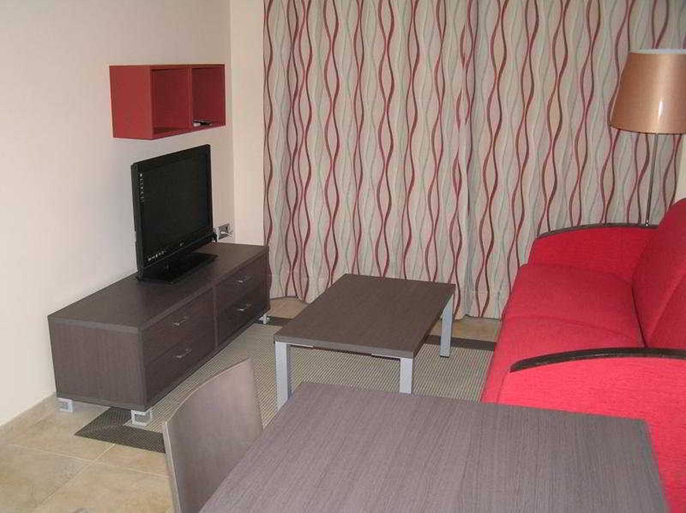 Bardon-Golden-Coast-Aparthotel-Room-8