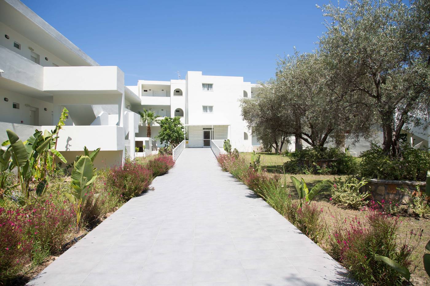 Lindos-White-Hotel---Suites-General-view-10