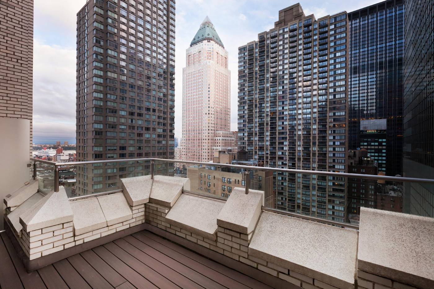 The-Edison-Hotel-NYC-General-view-17