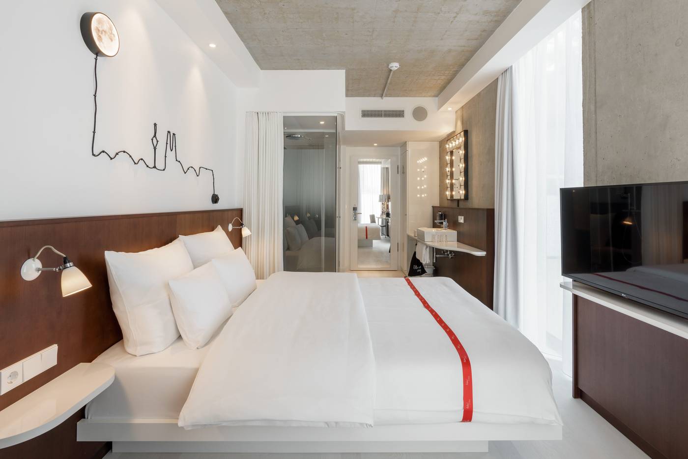 Ruby-Ella-Hotel---Bar-Room-11