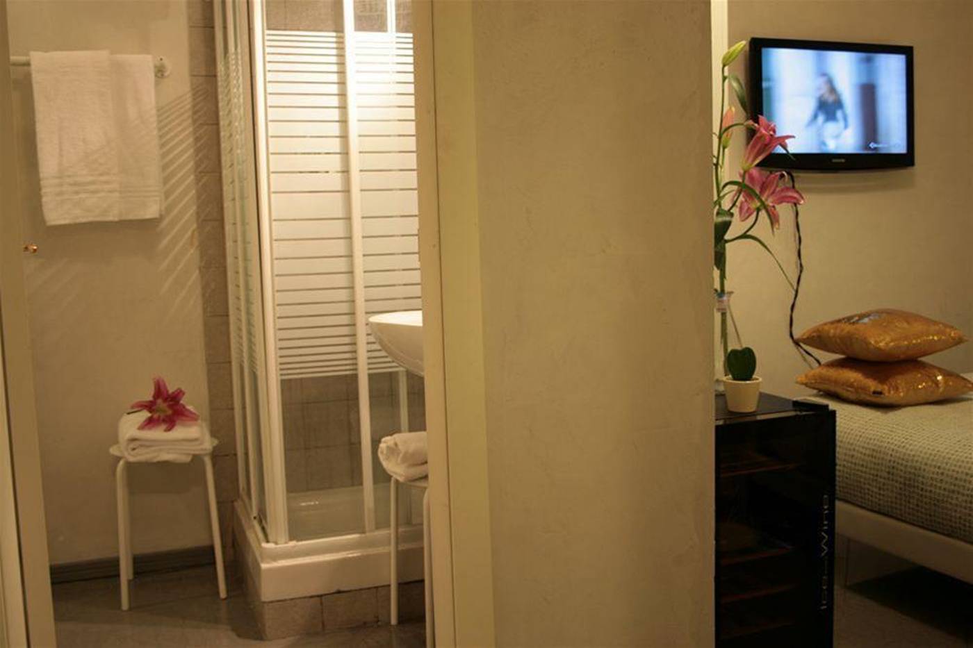 Golden-Rooms-General-view-6