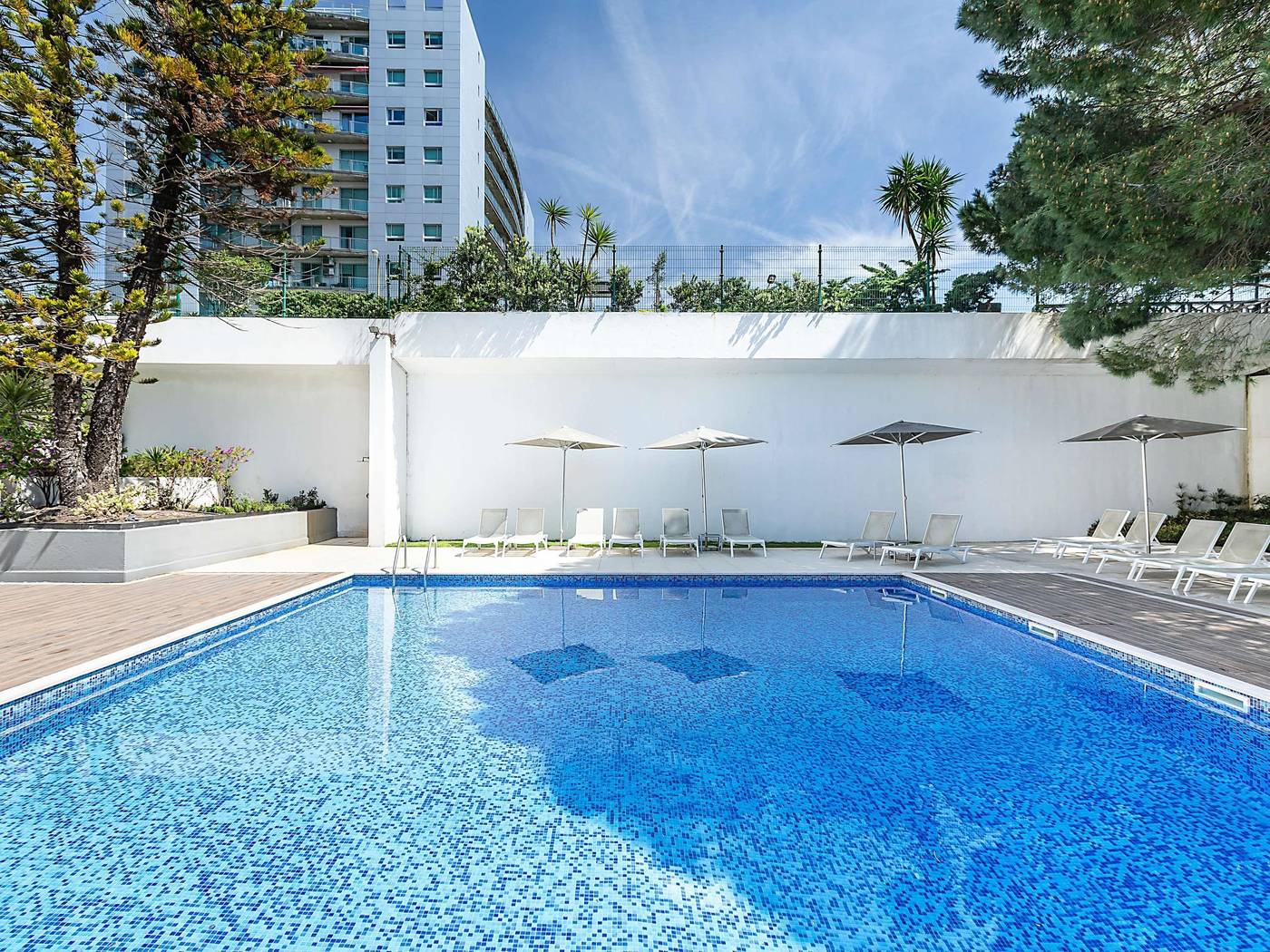 Novotel-Lisboa-Pool-1