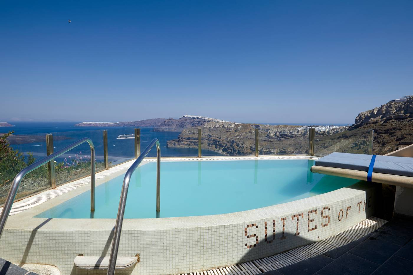 Suites-of-the-Gods-Cave-Spa-Room-2