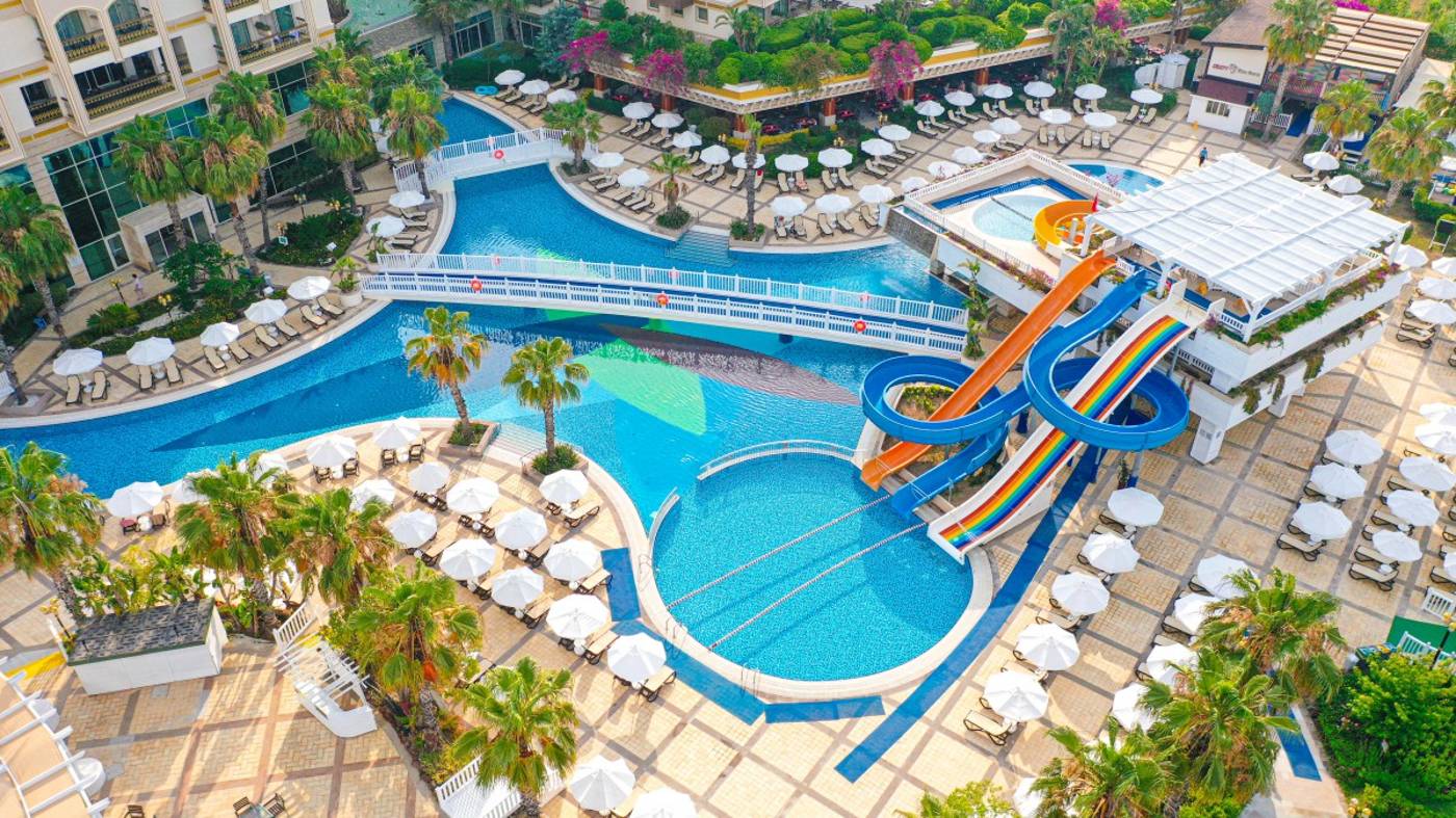 Diamond-Excellence-Resort---Spa-Pool-7