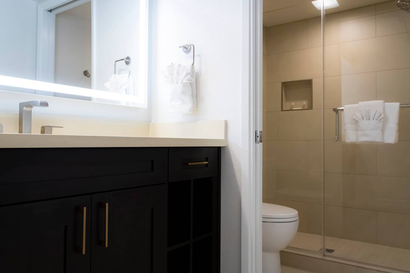 Westgate-Flamingo-Bay-Resort-Room-33