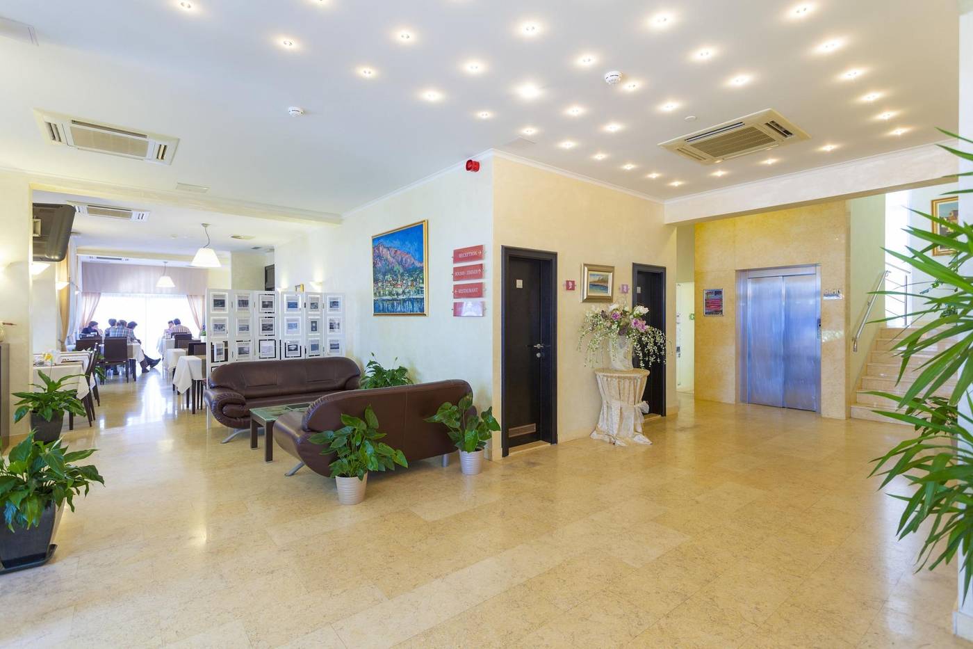 Hotel Milenij-Croatia-MAKARSKA-Lobby-8