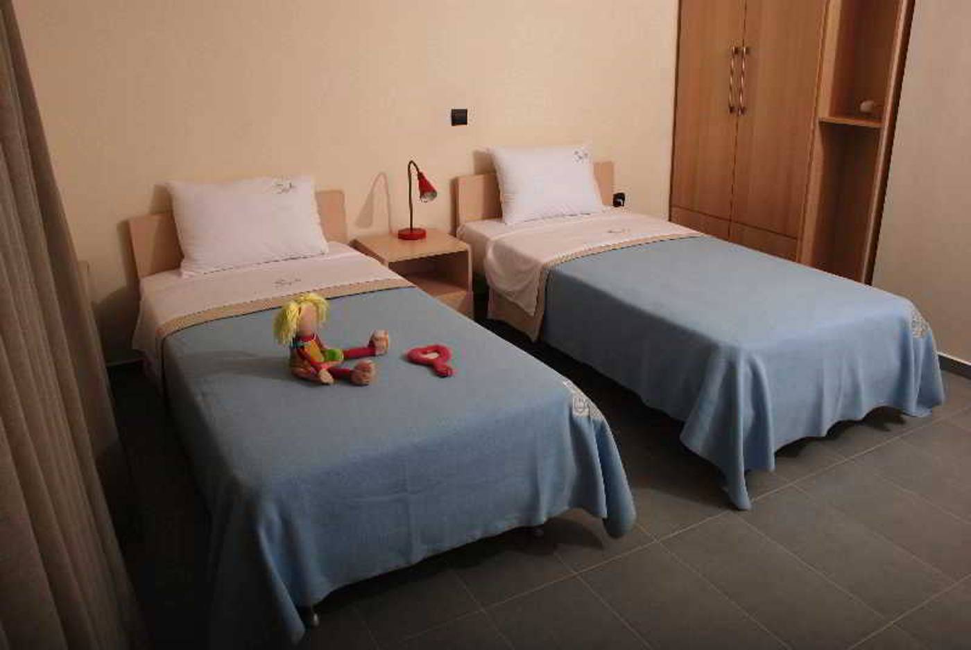 Sugar---Almond--Room-13