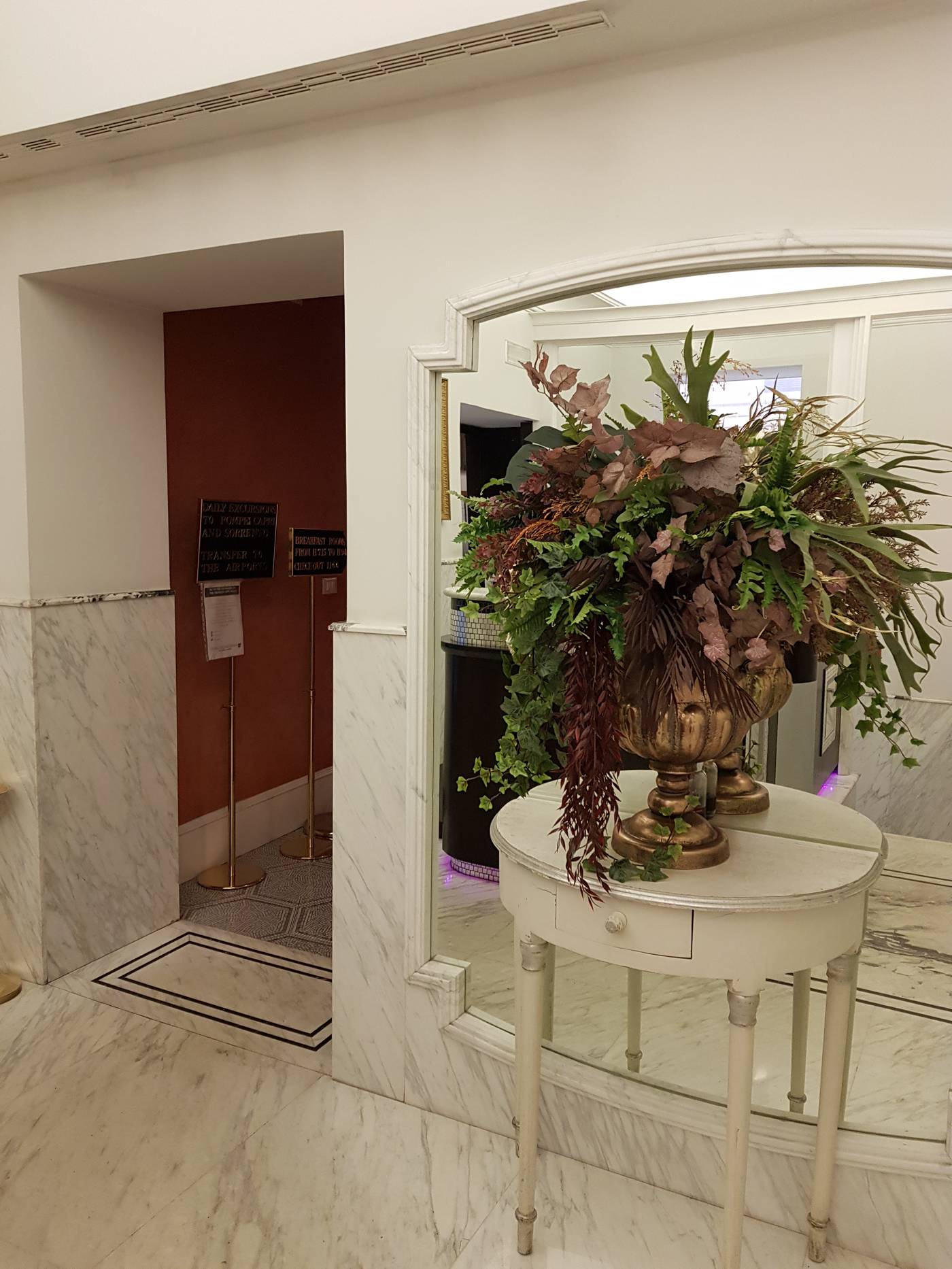 Hotel-Kennedy-Lobby-11