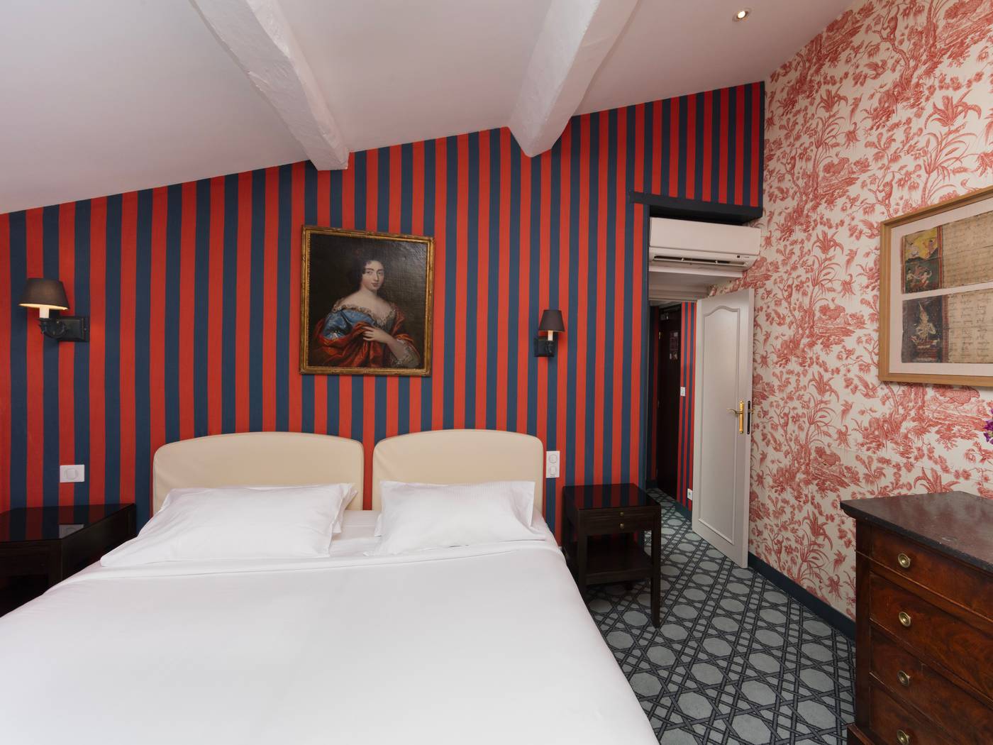 Saint-Germain---Paris-Room-38
