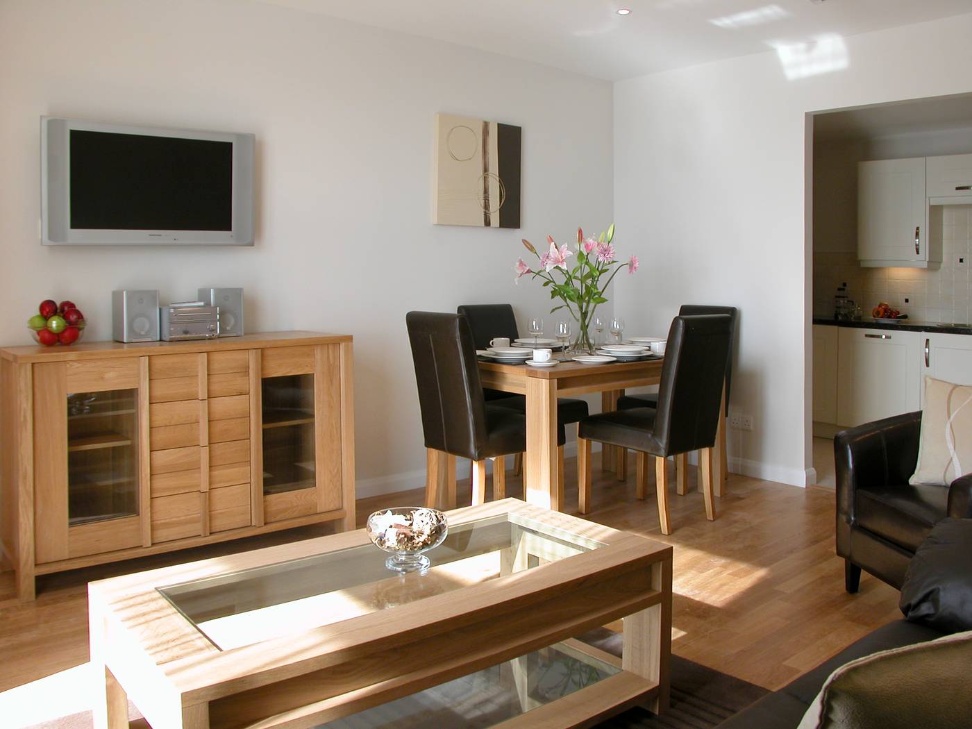Liberty Wharf Apartments-United Kingdom-SAINT HELIER-Room-10
